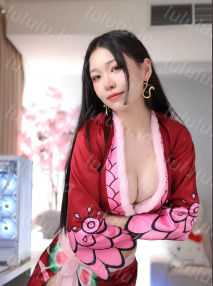 极品cos女菩萨-MERIOL CHAN-新 海贼王女帝(5P,1V,623M)-福利岛