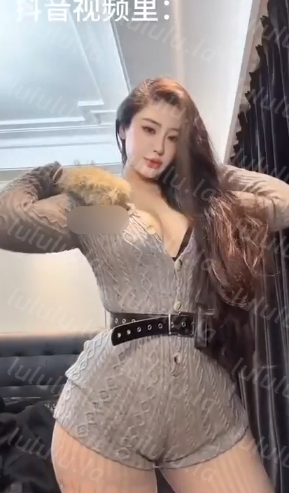 抖音微博百万粉妖艳肥臀女神-亚亚亚辰-千元超大尺度私拍(8V,640M)-福利岛