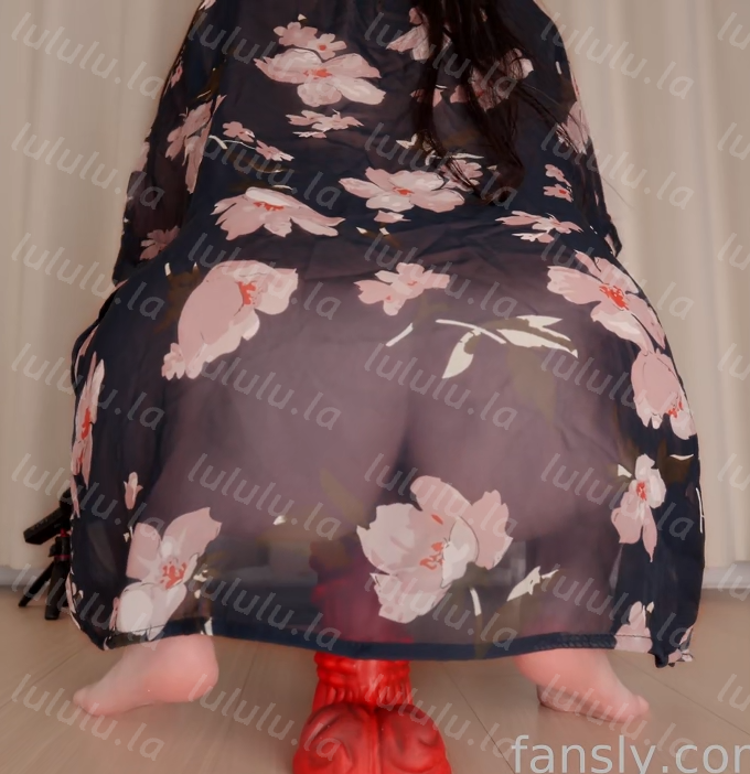 超人气极品福利姬-MomoYih-3.17 樱花和服(1V,395M)