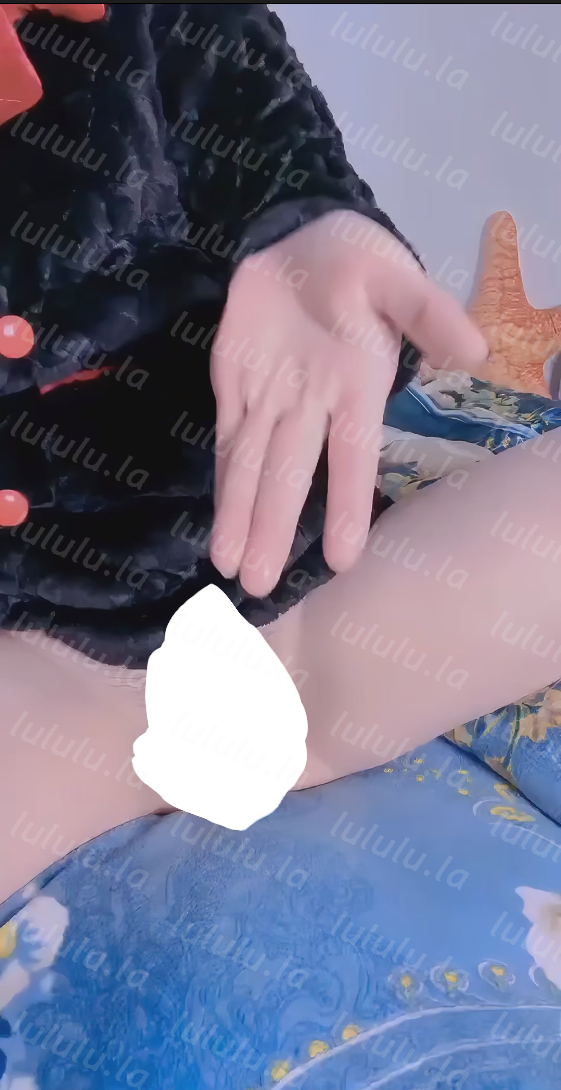 【新】快手福利对半微笑小叶子-高挑熟女自慰揉奶【10V】【1.1G百度云】-福利岛
