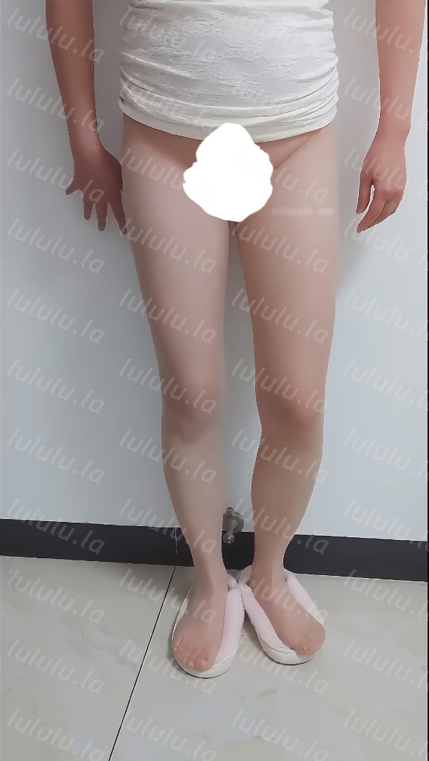 【新】快手福利对半微笑小叶子-高挑熟女自慰揉奶【10V】【1.1G百度云】
