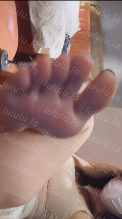 小X大王-250531圣水浇灌贱狗鸡吧，对着主人的🦶犯贱【1V】【77.3MB百度云】