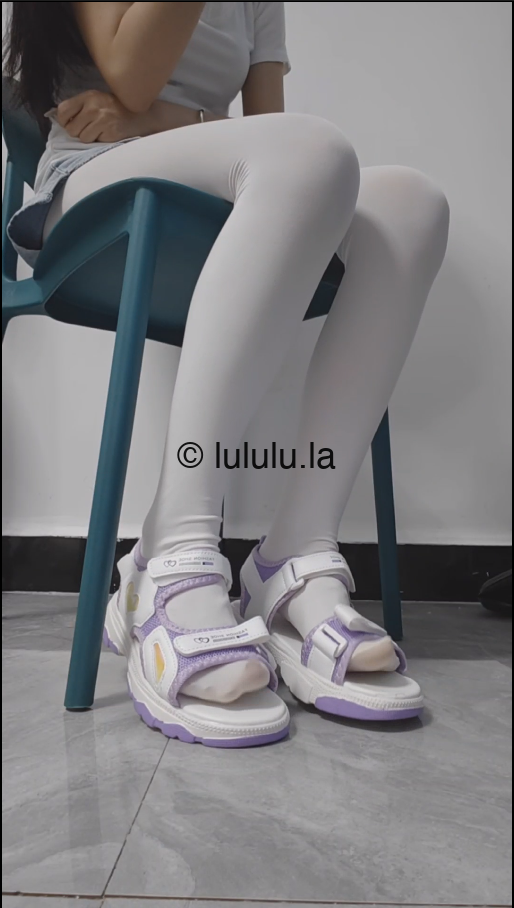 【新-足控】泡泡-超薄白丝足底倒计时交作业+凉鞋【2V】【202MB百度云】