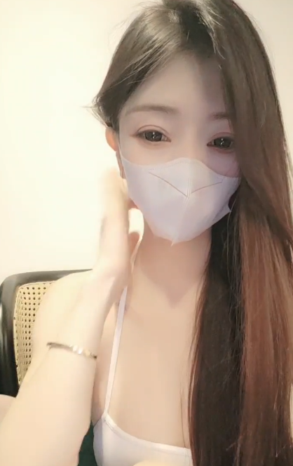 极品白嫩御姐主播-莫小白呀-自慰啪啪大秀合集 2（3V,4.35G）