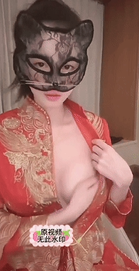 抖音40万极品御姐-大熊硬糖-高价微信模拟啪啪口交福利（9V,260M）