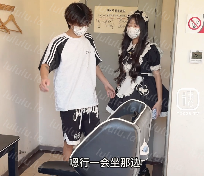 极品嫩妹-小米粥-新  性爱陪玩, 轻调洛丽塔少女（1V,2.46G）