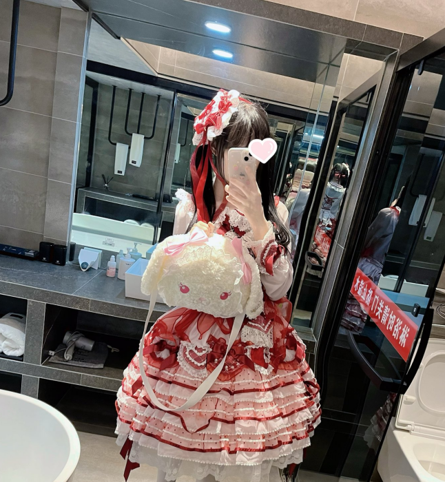 推特顶级萝莉嫩妹-重生之我在X卖屁眼-付费长视频福利（5P,1V,95M）