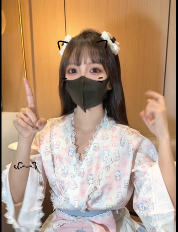 极品萝莉嫩妹-爱玩熊熊（小巧芋艿）-mfans付费原版  情侶感情升溫遊戲+3V跳舞小剧场（4V,1.21G）