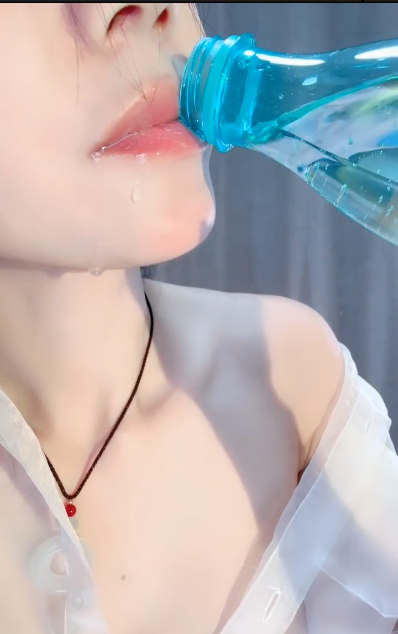 极品御姐主播-美惠子-自慰新小合集（2V,2.97G）