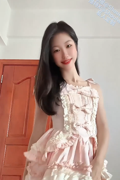 极品嫩妹-受肉完犊子-最新高价私人定制自慰福利（3V,725M）