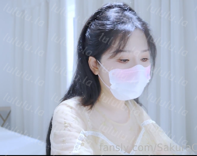 清纯女神-樱空桃桃-fansly原版  婚纱店里的秘密（1V,491M）