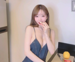 yui_peachpie小厨娘真空上阵后入翘臀内射1v300mb