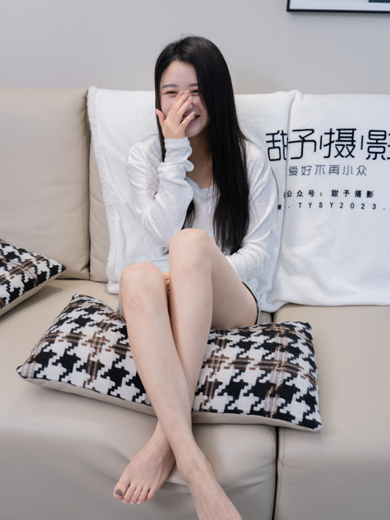 甜予摄影 No.130 澜澜-皮鞋、白棉袜、裸足、掉袜子剧情 【130P1V1.8G】