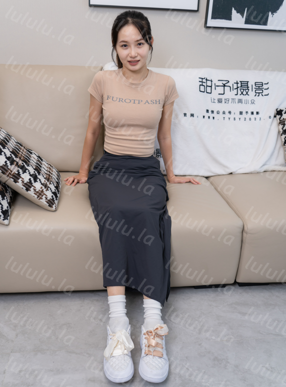 甜予摄影 No.114 思思 – 板鞋、白棉袜 、肉丝 【130P1V1.89G】-福利岛