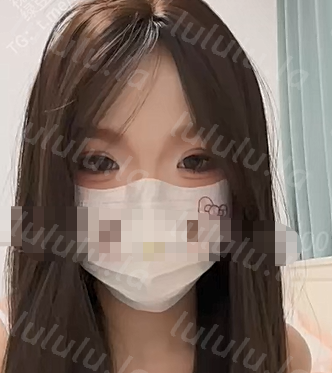 高颜值青春感美女 爱吃雪糕5V