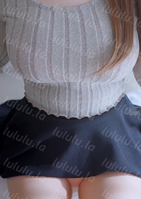 Onlyfans美乳博主【saku_j】2月4日新作 震动棒&amp;水晶自慰
