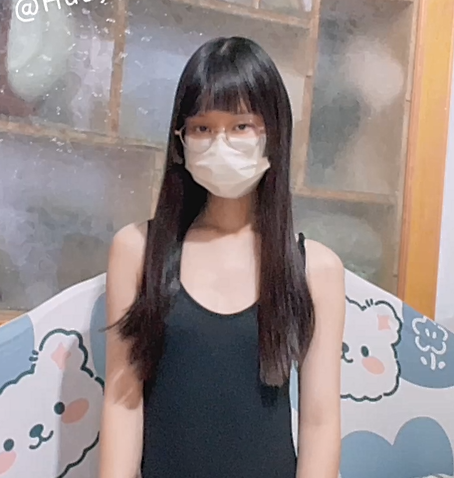清纯眼镜反差婊！推特女神大生原味【花音小姐】大尺度ZW定制，放尿、换姨妈巾