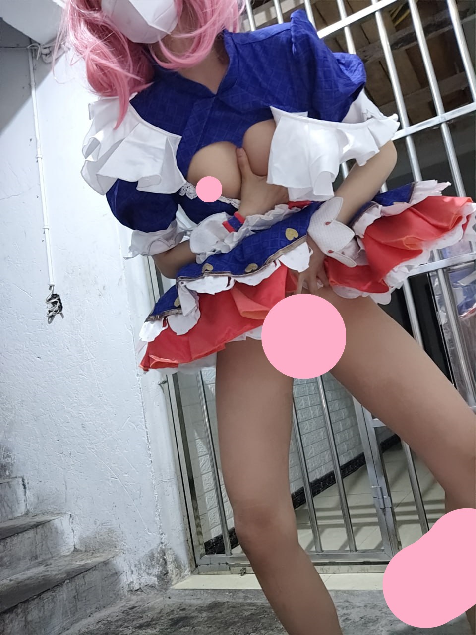 沐沐酱 – 新作 11分钟 Cos妲己女仆咖啡楼梯露出自慰  46P5V146M百度盘