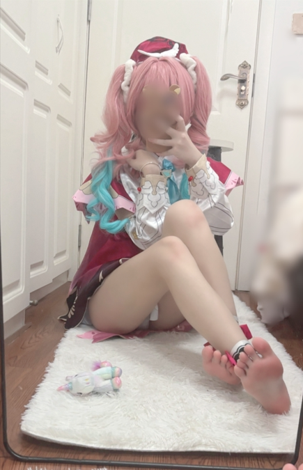 【足控福利】幅崎早姬 最新福利8套 【NP 163MB】