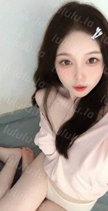如此乖巧可爱的小母狗上哪找去！小川大王乖巧萝莉，金主调教怪得很，露脸！白嫩的小屁股太性感了，趴着后入猛操 204M-福利岛
