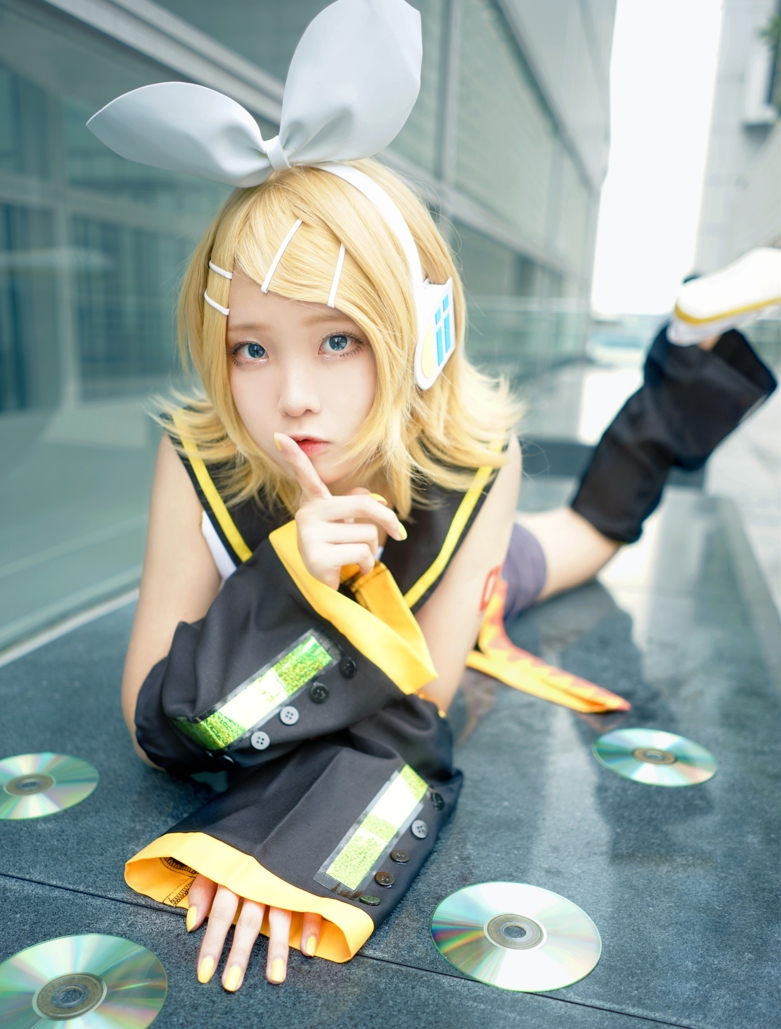 no.2030 RiRi – KagamineRin cosplay 【24P 250MB】-恋夜福利