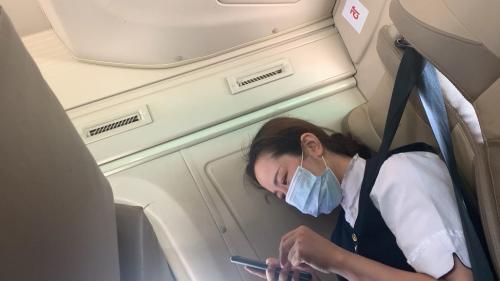 異地戀空姐前女友下瞭飛機直接坐車來找我饑渴難耐被猛幹-福利岛