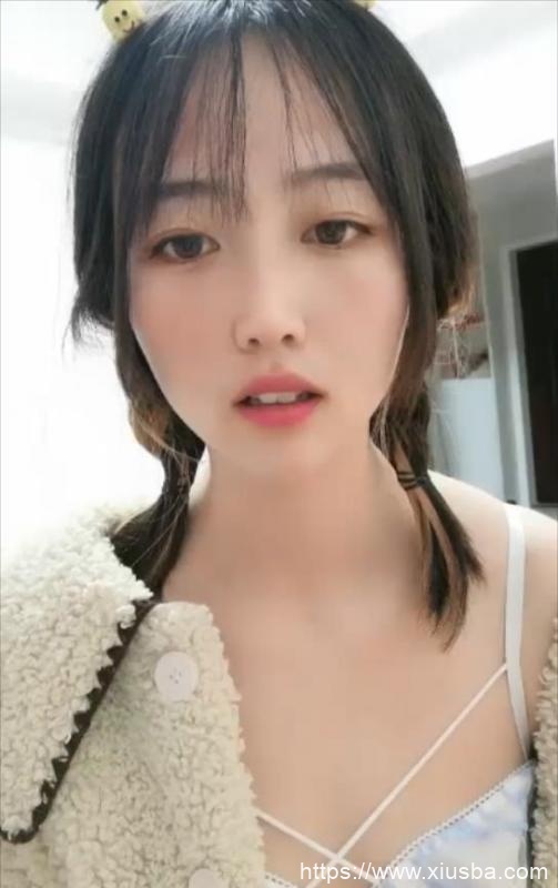 大四清純小虎牙極品蘿莉妹子誘人視頻1V-福利岛