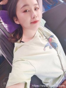 娜寶姐第八部:灰色情趣內衣坐在浴室的凳子上跳蛋-撸先生