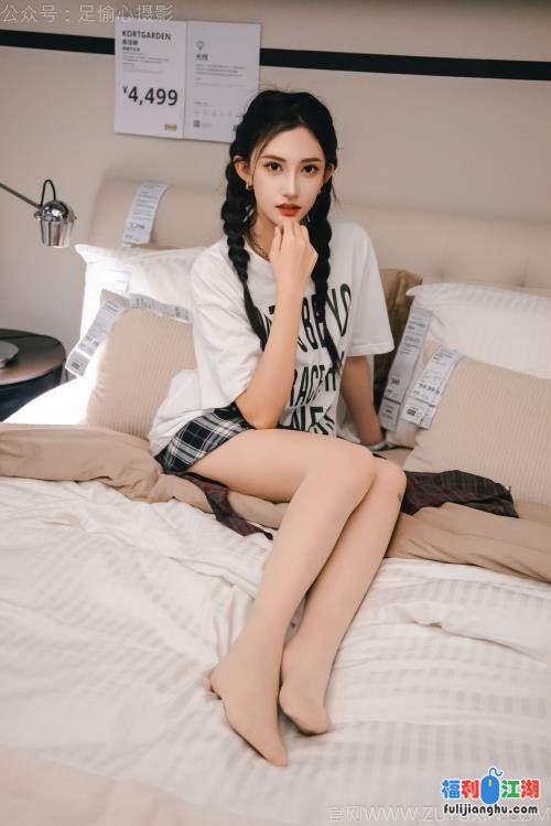 足愉心-可乐-超短裙肉丝棉袜美腿[120P+1V／1.5G百度网盘] 预览图 4