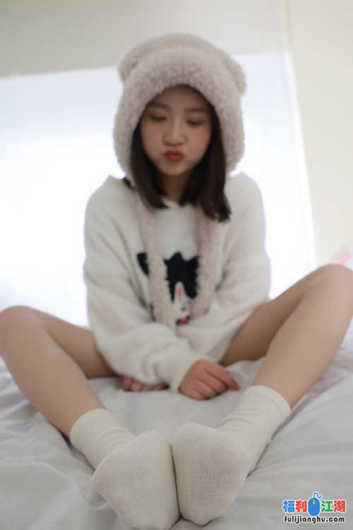 IMZSOCK爱美足-小点心-私房棉袜裸足足秀[146P1V-2G百度网盘] 预览图 3