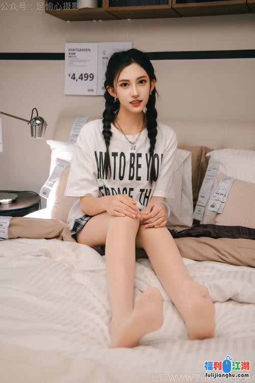 足愉心-可乐-超短裙肉丝棉袜美腿[120P+1V／1.5G百度网盘] 预览图 5