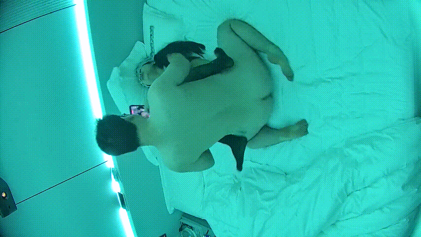 大学城 10-18 经典超长视频 拍到一对完美炮搭子 男的胖女的靓 丝袜破坏 边做还边自己拍 女的有点像单依纯 预览图 10