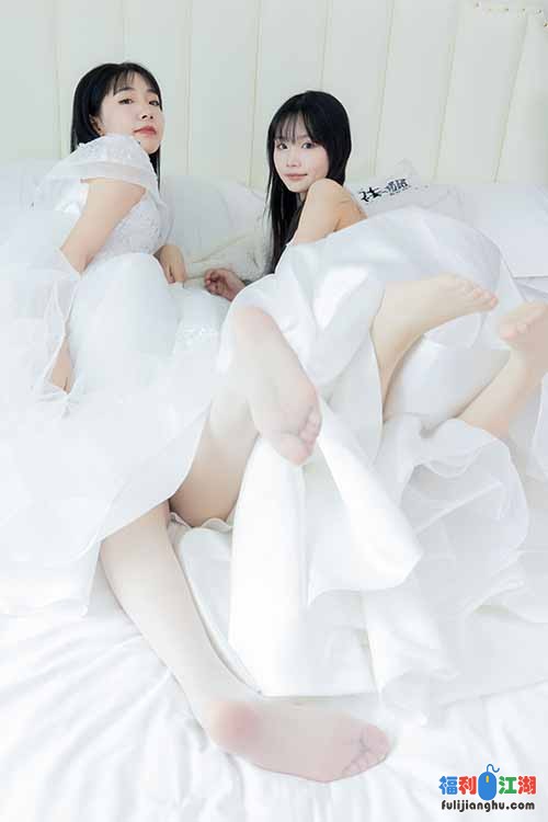 袜啵啵-小甜豆&甜甜圈-姐妹花婚纱白丝高跟足秀[172P1V-1.7G百度网盘] 预览图 5
