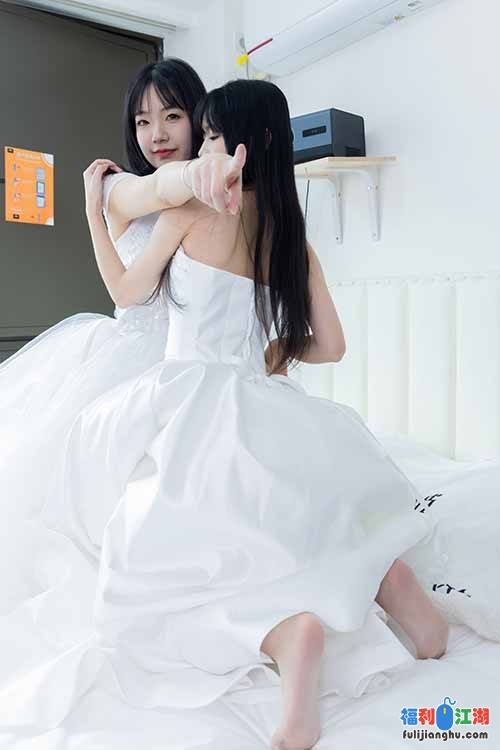 袜啵啵-小甜豆&甜甜圈-姐妹花婚纱白丝高跟足秀[172P1V-1.7G百度网盘] 预览图 4