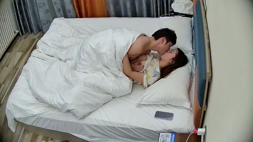 大学城民宿3 10-11 又一精品长视频 小哥实力一般 但玩得花呀 想让女友胸推 一个闪现变口交了 强烈推荐 预览图 1