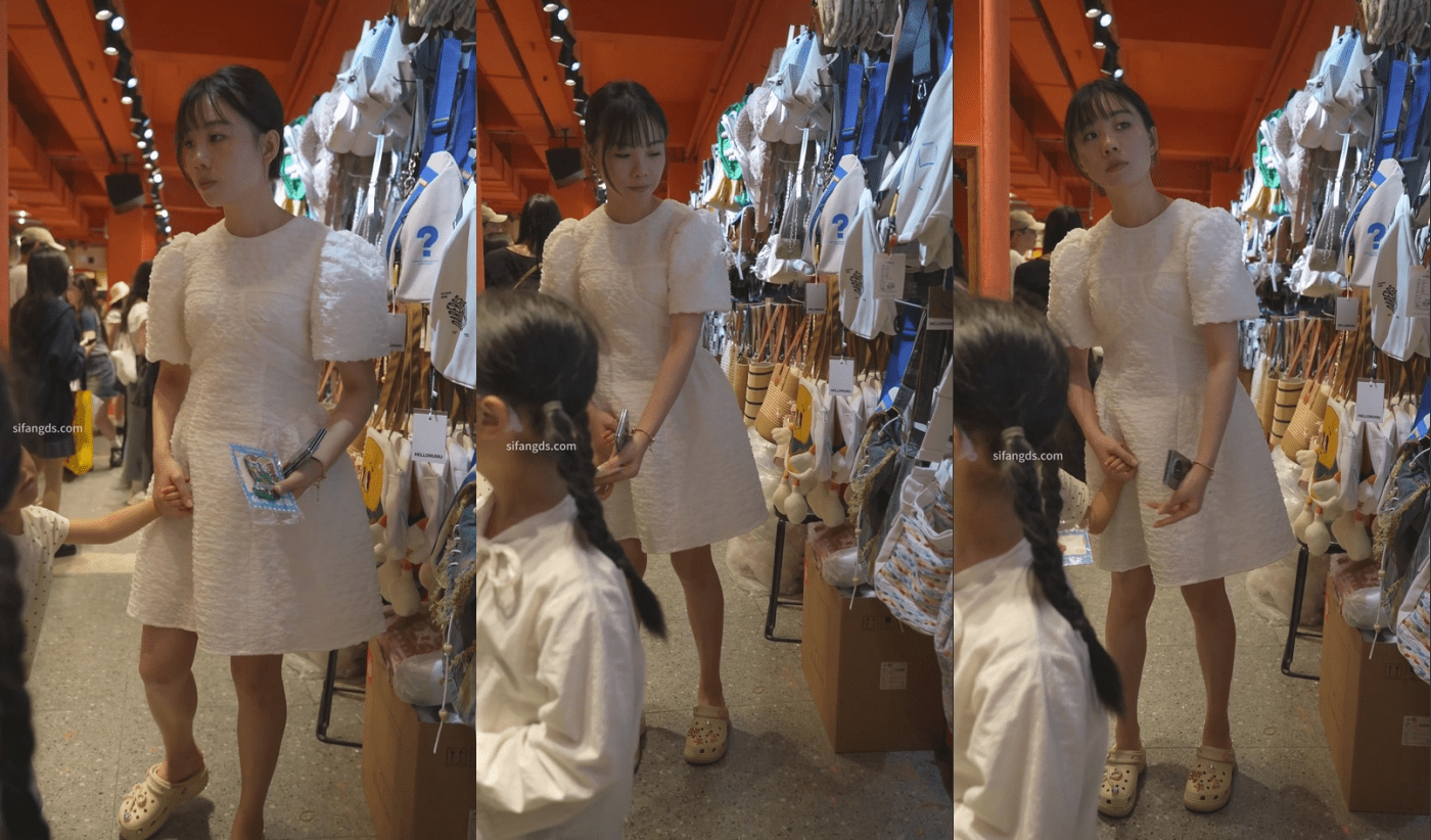 ⚫️大神4K抄底，宽松白裙宝妈美少妇逛街，干净微透白内正面露黑色 预览图 1