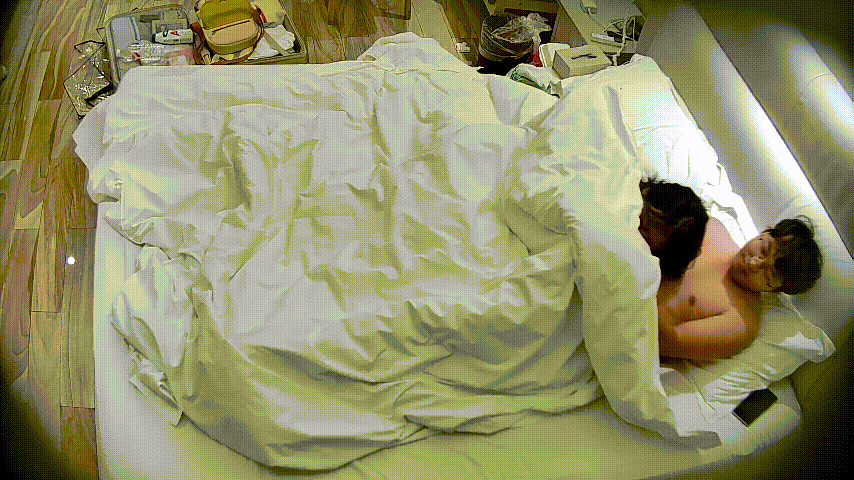 大学城民宿2 10-3 小胖妞被带来开房了 看着不算漂亮 但很素人邻家 属于耐看型 所谓微胖才极品 预览图 3