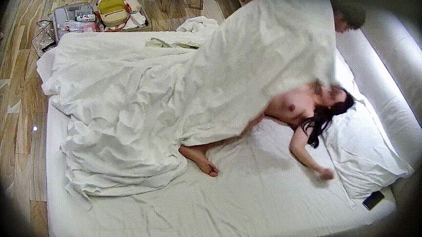 大学城民宿2 10-3 小胖妞被带来开房了 看着不算漂亮 但很素人邻家 属于耐看型 所谓微胖才极品 预览图 5