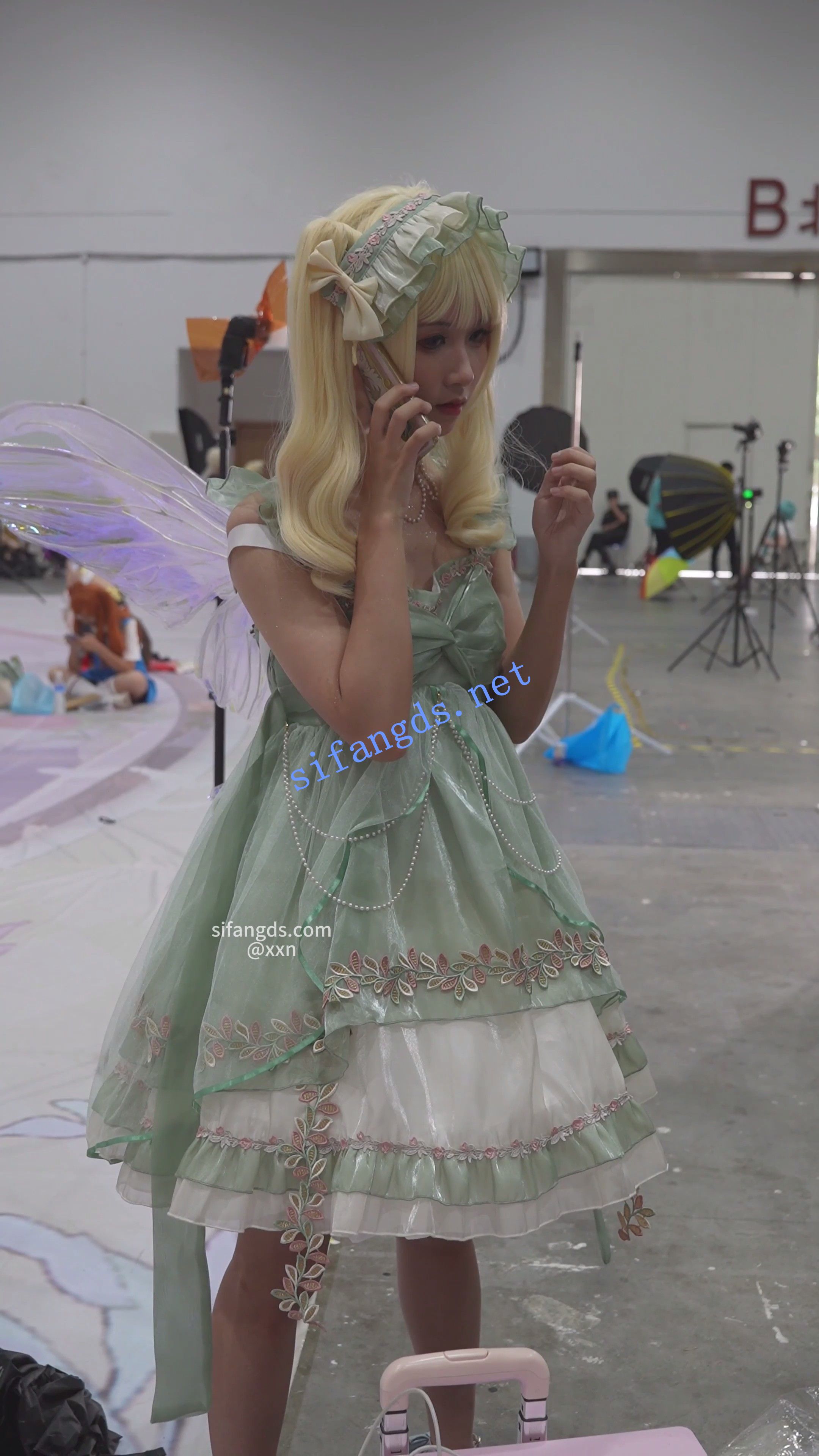 【xxn-326】双马尾蕾丝裙美女..穿裙撑无打底..浅黄内前后CD-好赞福利