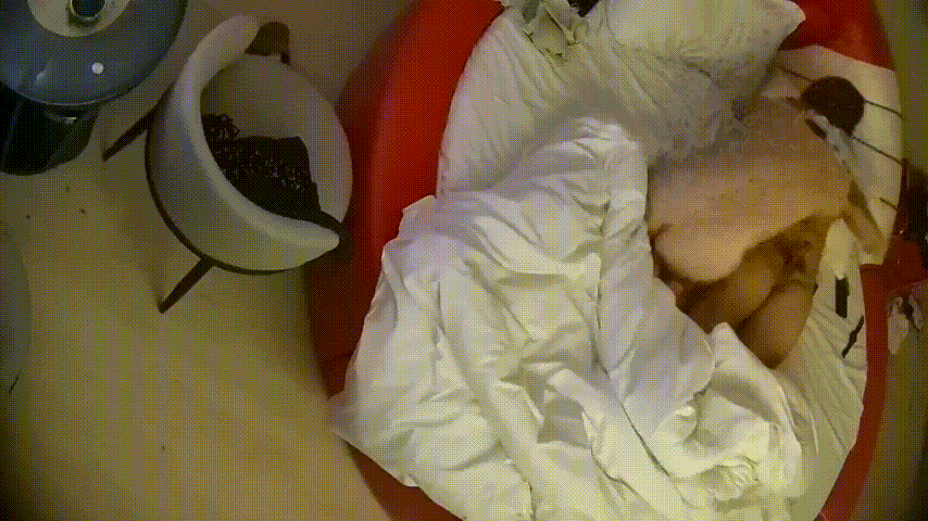 情趣台 10-15 社会男约了个丰满的小少妇 会的东西挺多的 还敢骑在社会男后背的老虎上 直接操翻-福利岛