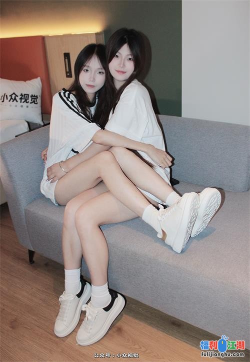 小众视觉-小苹果&芳芳-姐妹花裸足足秀[130P1V-0.5G百度网盘] 预览图 2