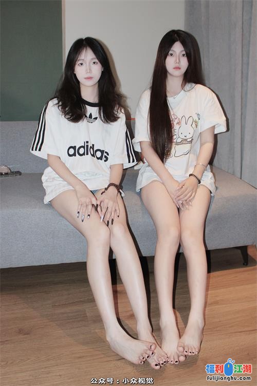 小众视觉-小苹果&芳芳-姐妹花裸足足秀[130P1V-0.5G百度网盘] 预览图 4