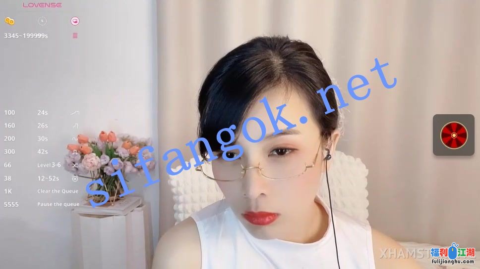 ❤❤❤【Jenny-666】美女大厅下直接对着屏幕跳蛋自慰大秀【1.37G】 预览图 3