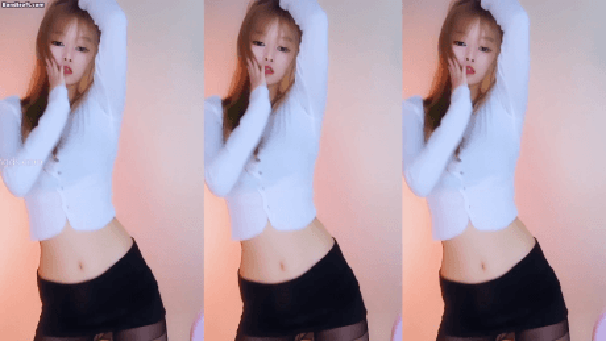 【CC 安静不了】极限骚舞 短裙黑丝 露内裤内衣 非常骚[某房原版]【663M】 预览图 3