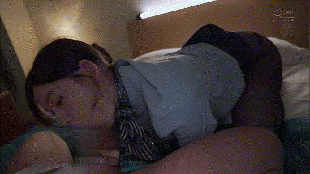 (AI换脸-绝+++)【章若楠】顶级黑丝美腿明星空姐激战爱爱![某房原版]【提取失败】 预览图 4