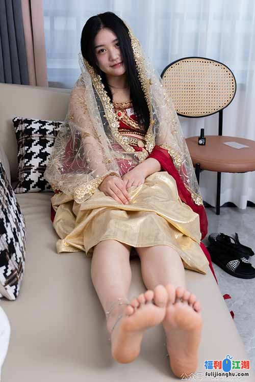 甜予摄影-澜澜-古风凉鞋、裸足美腿 [138P1V-1.8G百度网盘] 预览图 3