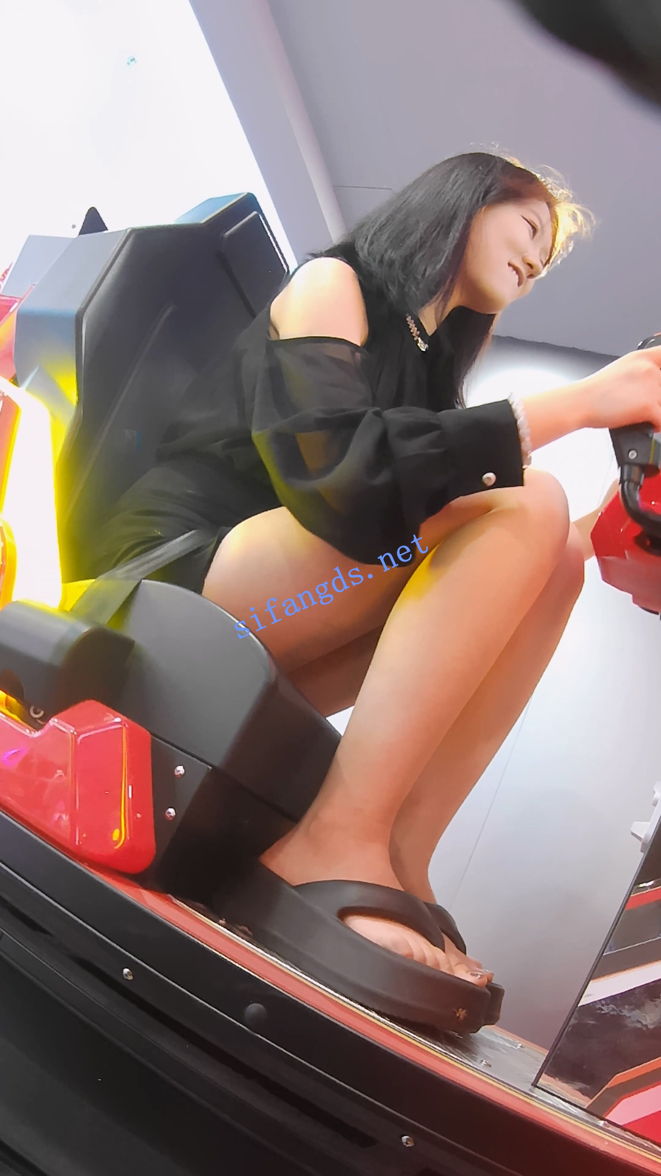 『D·D』-221-黑包臀裙,精神小妹,激动玩游戏,白内-福利岛