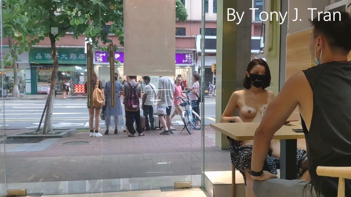 ⚫️11月新品,重磅回归开局就王炸,顶级露出【TonyJ和贝贝】付费(3),全裸露出野战调教,全程露脸(3V)-福利岛