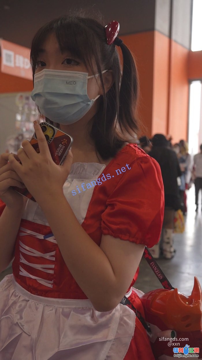 【xxn-327】黑丝女仆小姐姐..撅屁股被拍..内裤夹进屁股缝[某房原版]【535M】 预览图 6