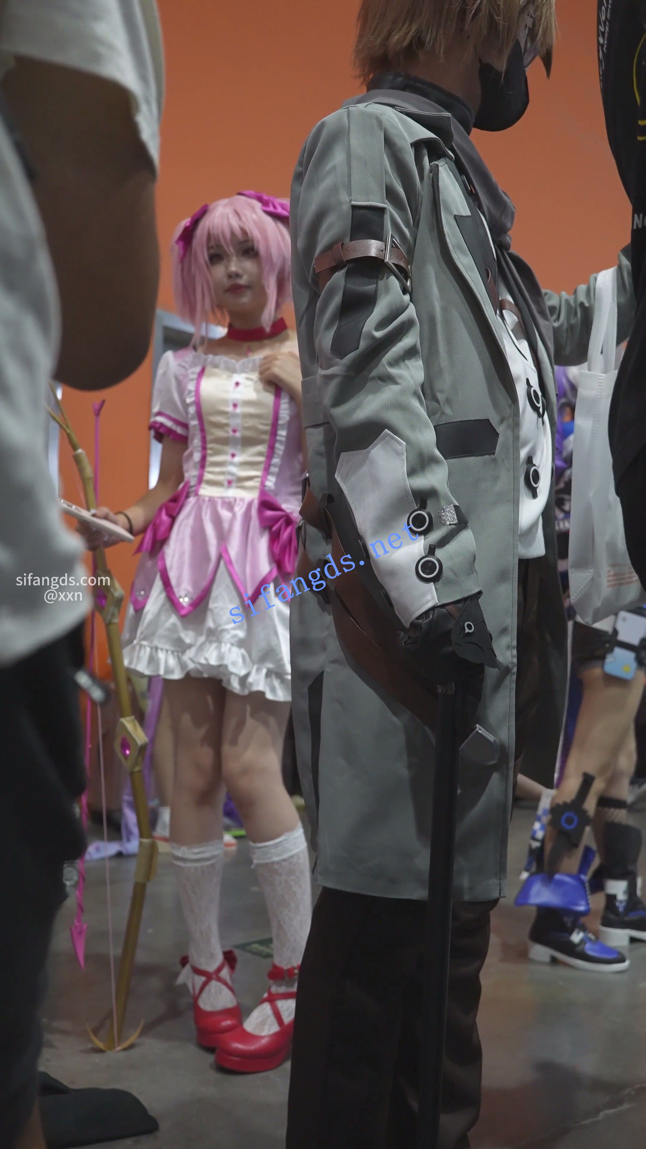 【xxn-328】魔法少女小圆cos..透明内带翅膀..坐地上走光被CD-福利岛